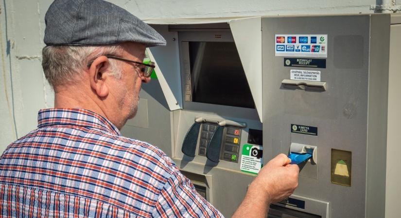 Eltűnnek az ismert bankautomaták – Mutatjuk, mi jön helyettük!