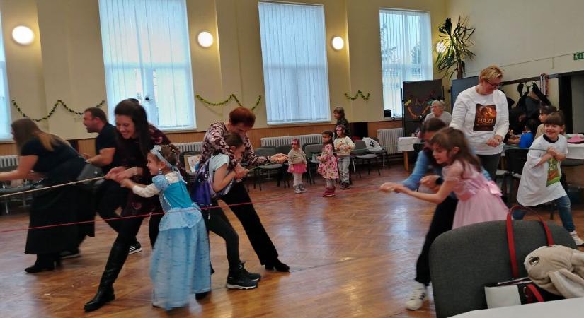 Farsangi délután a népmesék jegyében