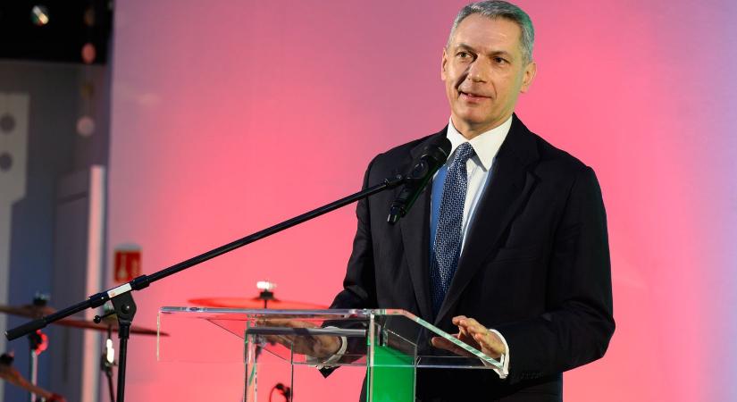 Lázár János szerint Orbán Viktor szombati beszédére hisztérikusan reagált a Tisza-kampány két nagy multi támogatója