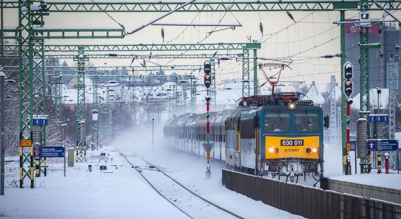 Hiába az utóbbi évek legfagyosabb januárja, kevesebb volt a késés a MÁV-nál, mint egy évvel korábban