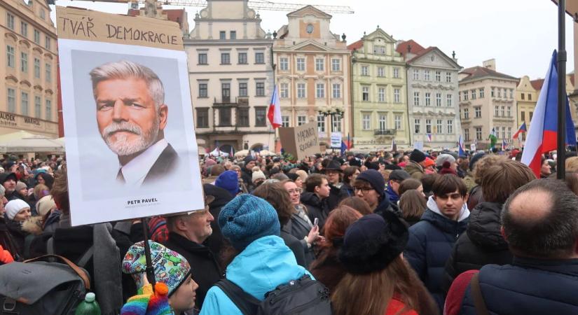 Kinevezési vita után országos demonstrációk Petr Pavel támogatására
