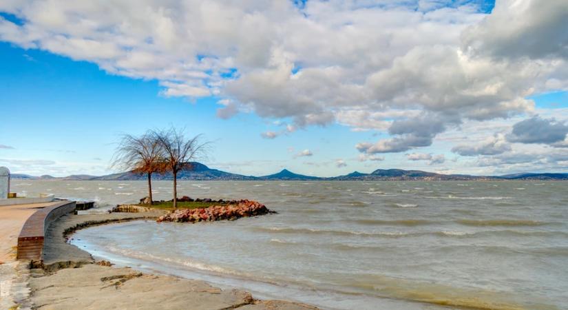 Megint emelkedett a Balaton, de nem itt van a nagy baj