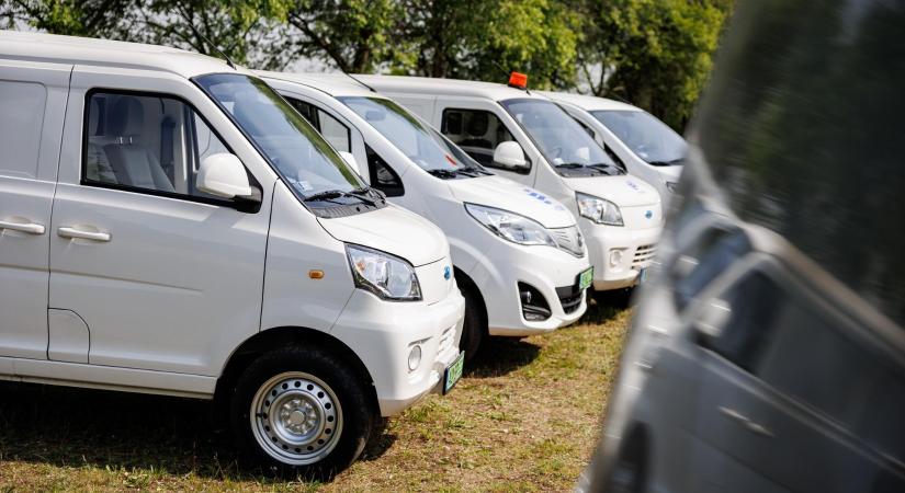 K&H: mások szabályt szegnek, mi szabályt követünk? Kettős kép a magyar autósokról