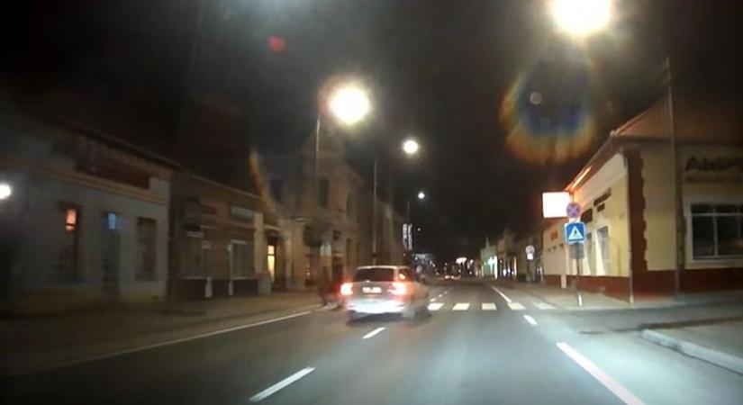 Skodával mindent lehet? Ennyin múlt két srác élete, videón a mezőkövesdi ámokfutás