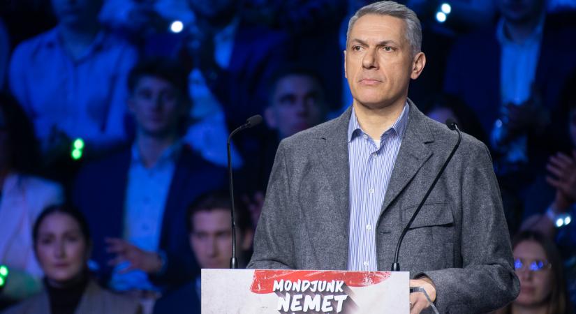 Lázár János: bal sarokban a multik, jobb sarokban a magyarok