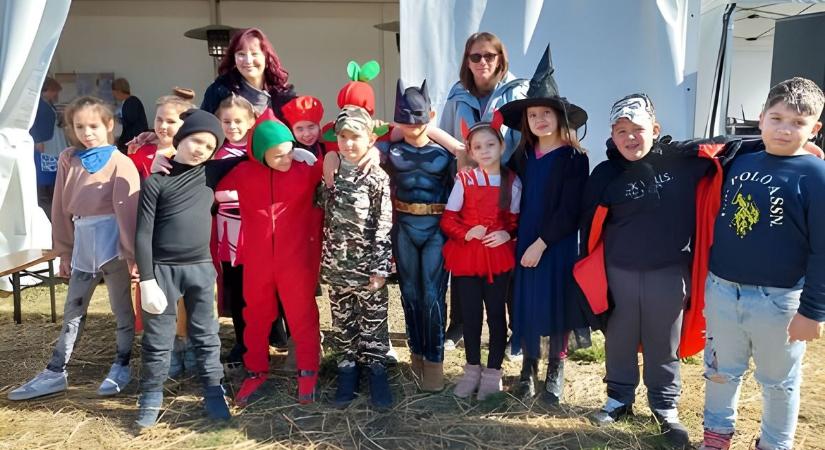 Jánosházi gyerekek vittek farsangi hangulatot Győrvárra