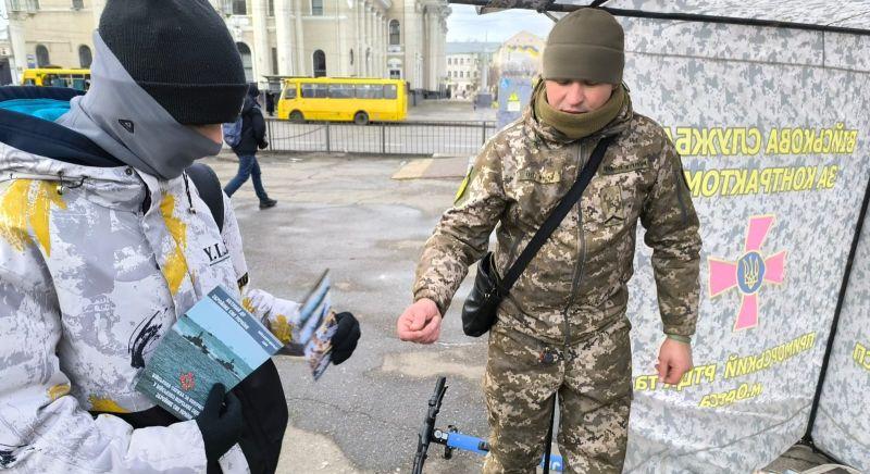 Rátámadtak az ukrán kényszersorozókra, kórházban végezték