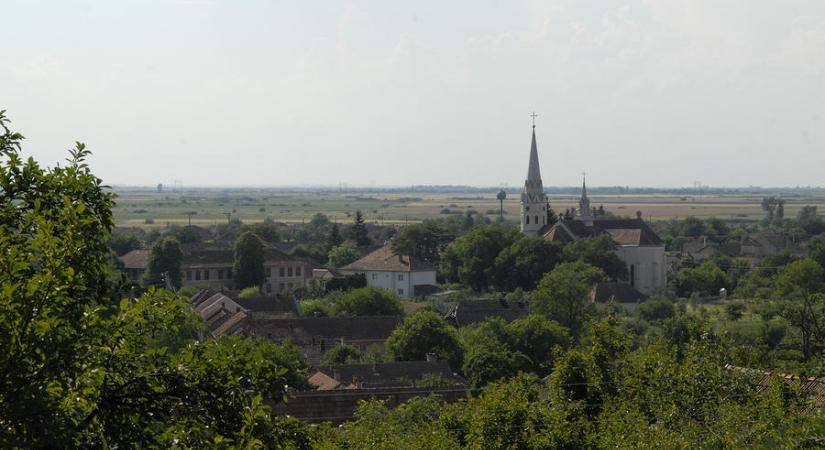 Divatba jött az egyesülősdi: egybeolvadna két Szatmár megyei település is