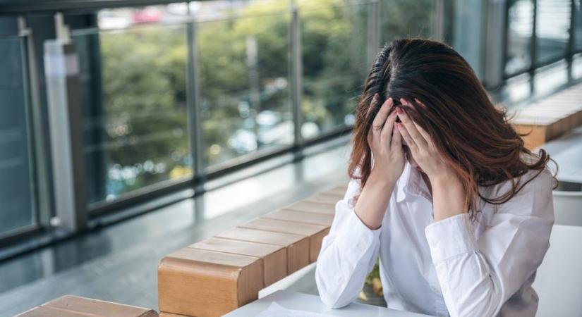 Sikeresnek látszanak, belül mégis feszülnek, egyre több fiatal küzd magas működésű szorongással