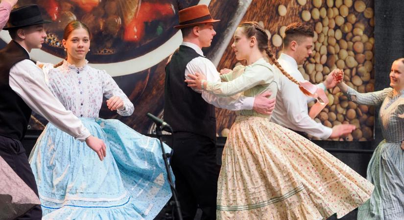 Idén is nagy sikert aratott a Vámosi Lencse- és Hurkafesztivál (fotók, videó)