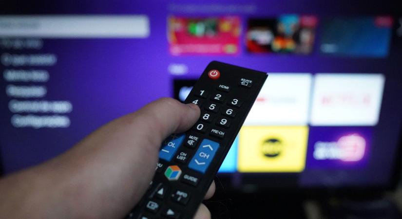 Zavar a magyar tévében, élő adásban jött zavarba a műsorvezető, nem akart válaszolni