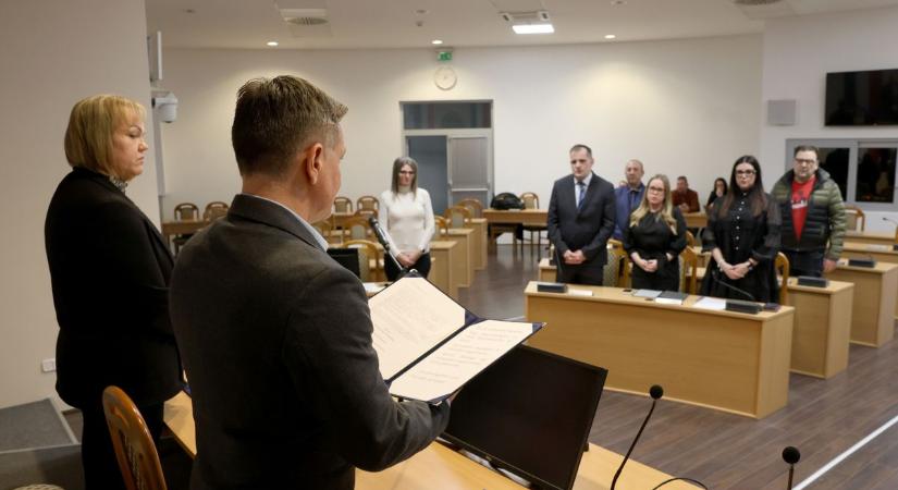 Esküt tettek a miskolci választási bizottságok tagjai