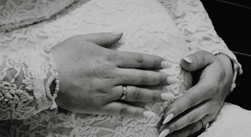 49 évesen, szingliként lett anya a hollywoodi sztár