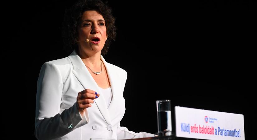 Dobrev Klára: Csányi Sándor fejezze be a tömeges kirúgásokat