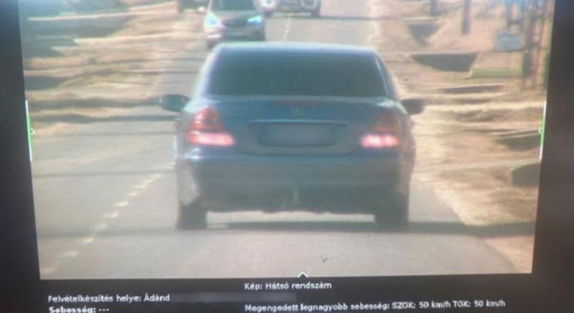 Need for Speed: Ádánd Edition – Mercedes 101 km/h-val belterületen