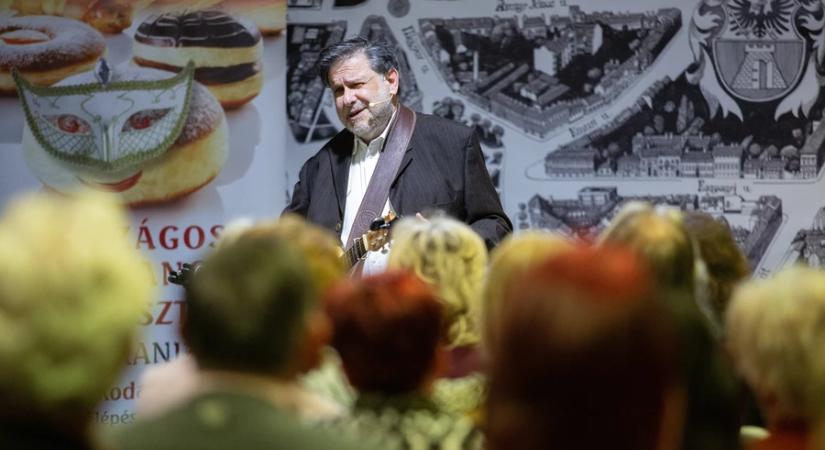 Irodalom és zene találkozása - Gerendás Péter estje a könyvtárban