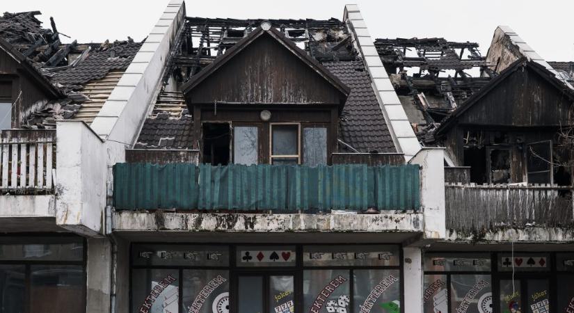 Bejutottunk a leégett budakeszi munkásszállóba, ahol három ember halt meg a pénteki tűzben