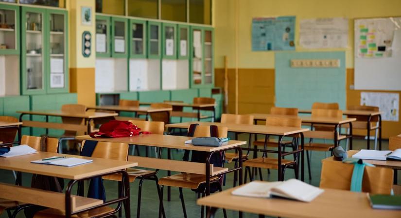Online oktatásra tértek át egy mezőtúri iskolában, miután hétfőn haza küldték az összes diákot