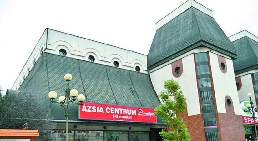 Kész, vége, bezárt a belváros híres boltja! Fél Miskolc elment mellette naponta…