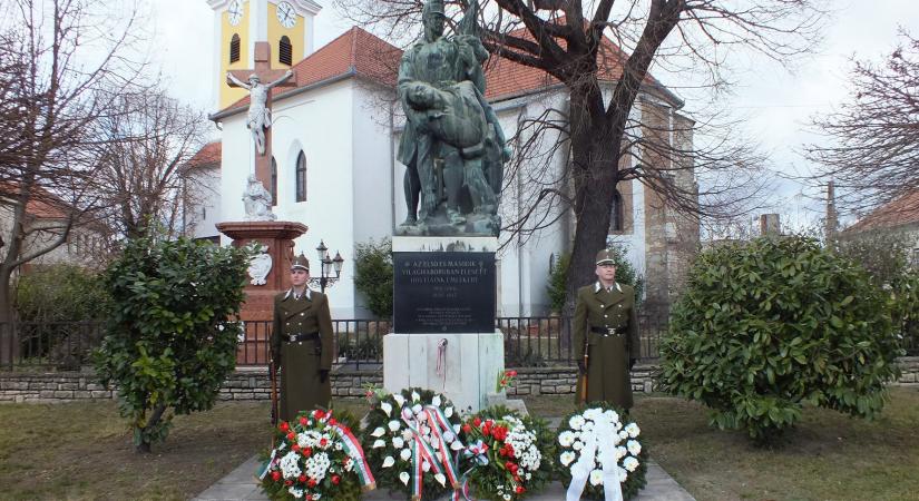 A doni hősökre emlékeztek Bajnán