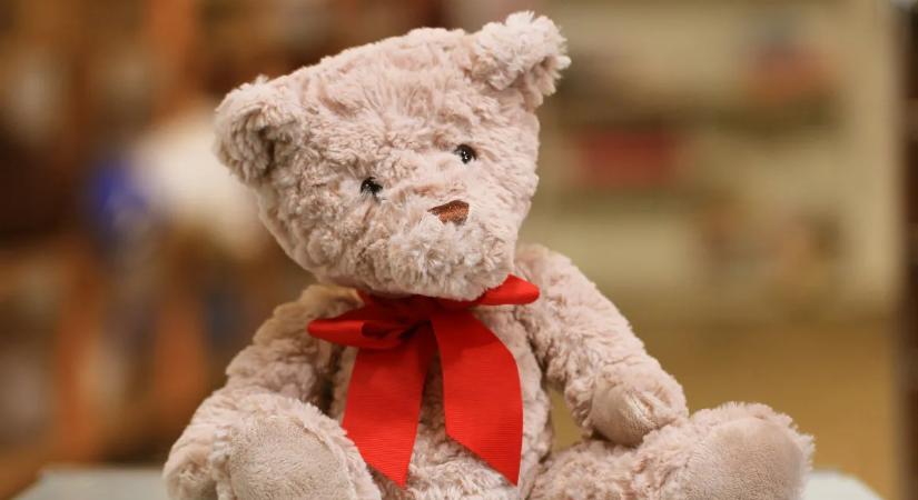 Bárcsak visszajönne az apám és ne lennének bombák – szívszorító kampánnyal hívják fel a figyelmet a háborúban szenvedő gyermekekre