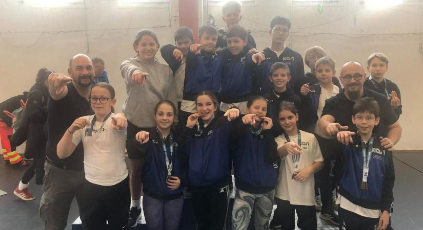 Rekordmezőnyben álltak helyt a KASI kajakosai