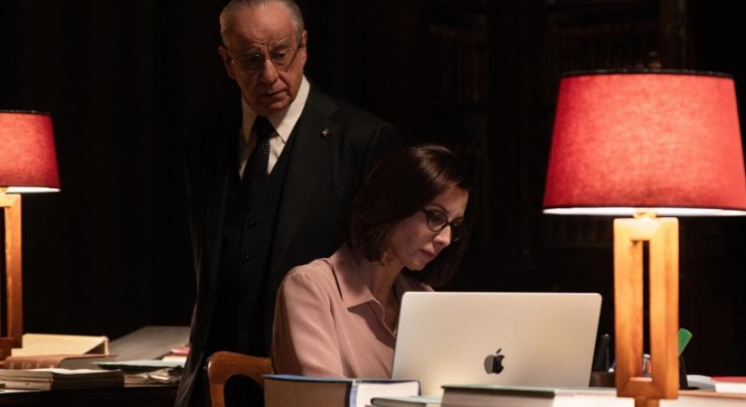 Rap a palotában: Sorrentino új filmje visszakalauzol Rómába