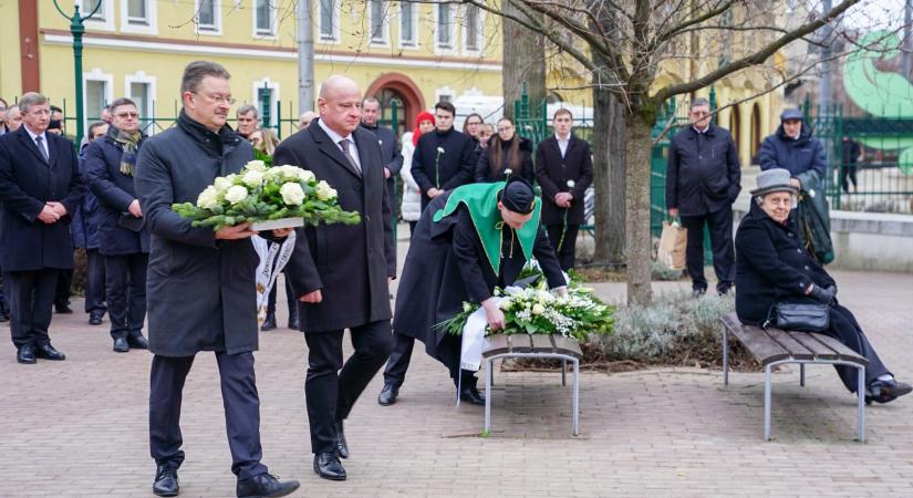 A gályarabok „üzenetét” idézték fel Debrecenben