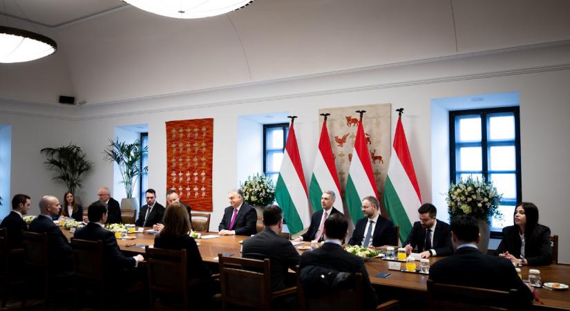 Gáspár Evelin is résztvett az Orbán-Jaber-Curtis-kormány ülésén