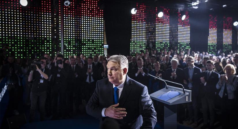 Zárug Péter Farkas szerint Orbán évértékelőjének fő üzenete: Ha elbukik, akkor az hősies bukás lesz