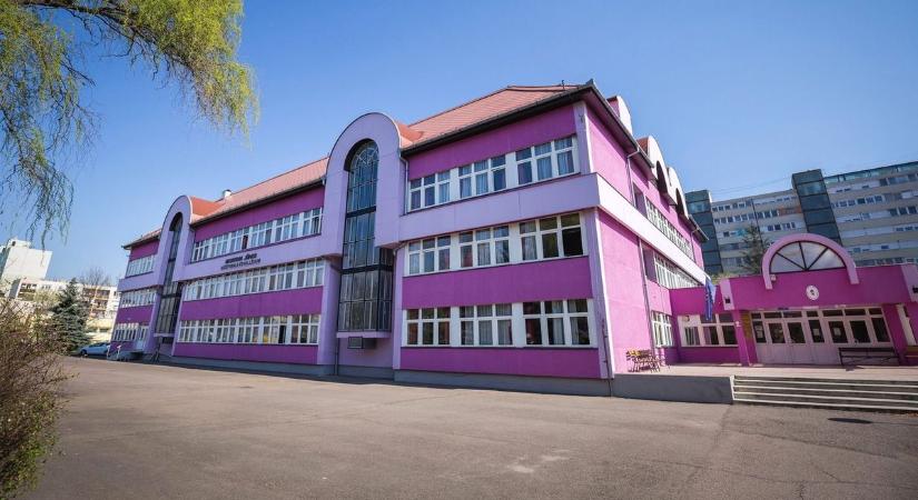 Miniszteri elismerést kapott az egri Neumann