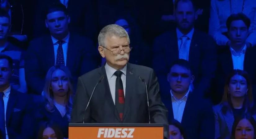 „Mit nem beszél az a német...” – Kövér László köszöntötte a Fidesz országos választmányi ülésének résztvevőit