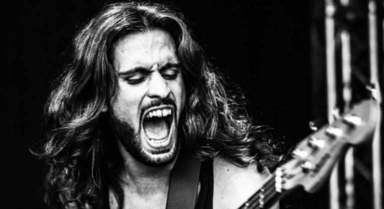 Meghalt Meretei Ákos, a Moszkvatér basszusgitárosa