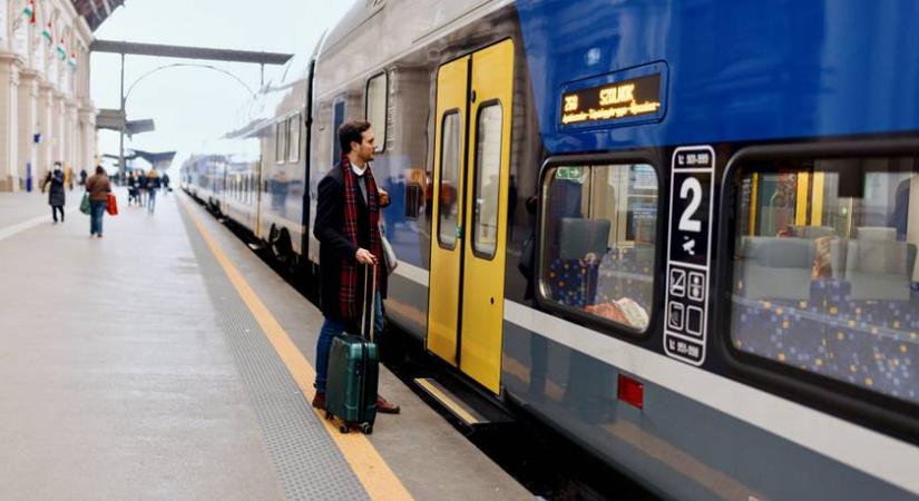 Gőzmozdonyok állnak munkába az egyik magyar vasútvonalon: rég volt szükség a munkájukra