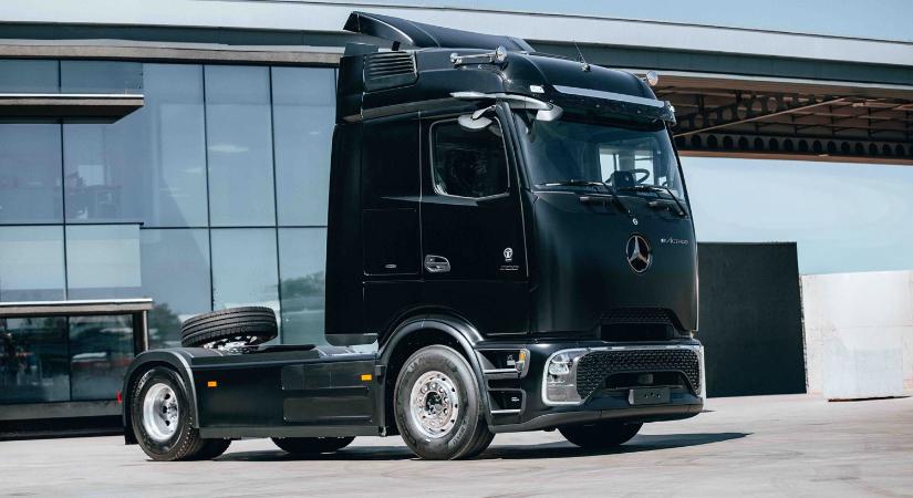 Komoly üzleti lépésre szánta el magát a Mercedes-Benz