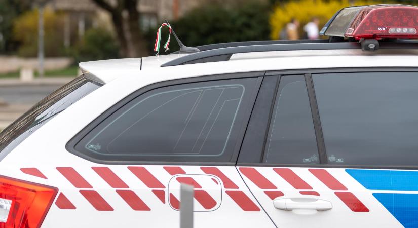 Sodrófával, kalapáccsal, vascsővel támadtak egy férfira Pécsen