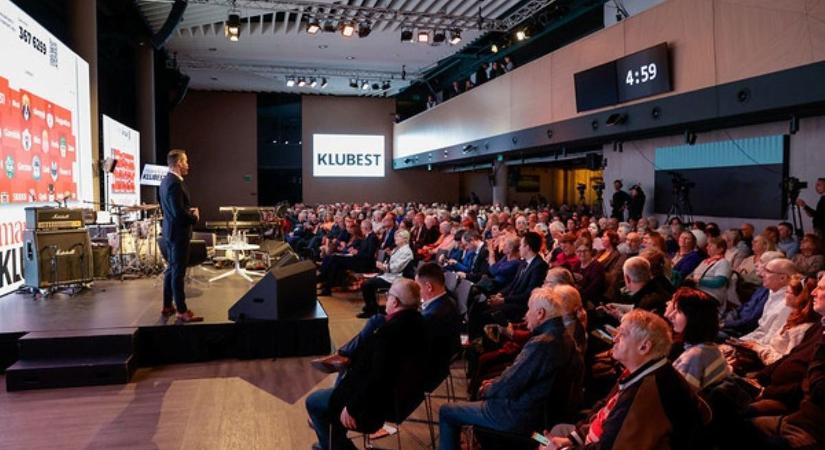 Kígyók kígyóztak a Groupama Aréna előtt – hatalmas érdeklődés közepette vette kezdetét a Mandiner Klubest!