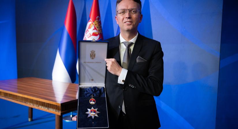 Magas szerb állami kitüntetésben részesült Hankó Balázs