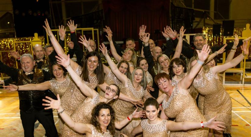 Hollywoodi csillogás – fotók a kőszegi Balog-iskola szülői munkaközösségének báljáról