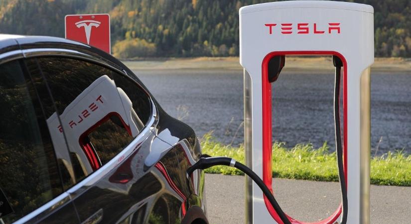 Épül a Tesla Supercharger Szombathelyen!