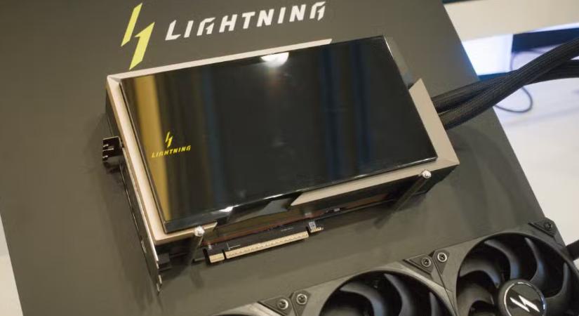 Használt autók áráért kínálják a limitált kiadású, brutális RTX 5090-es kártyákat