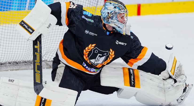 Nagy harc után jutottak lépéselőnyhöz a DEAC hokisai