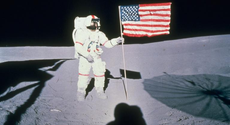 Fény derülhetett a titokra, hogy miért tűntek el a Holdra szállás felvételei a NASA-nál