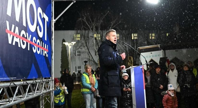 Botrányba fulladt a Tisza müncheni találkozója: rendőrt kellett hívni Magyar Péterre (VIDEÓ)