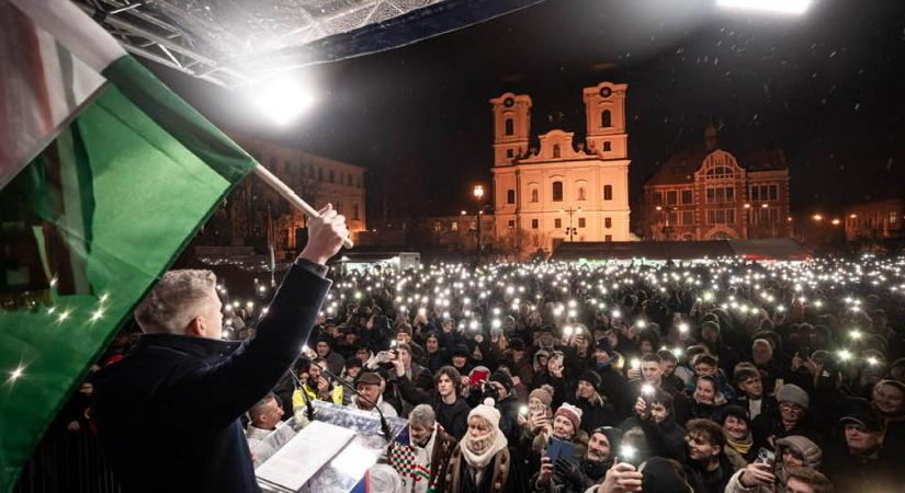 Magyar Péter országjárásba kezdett, Miskolcon üzent J Jakab Péternek is