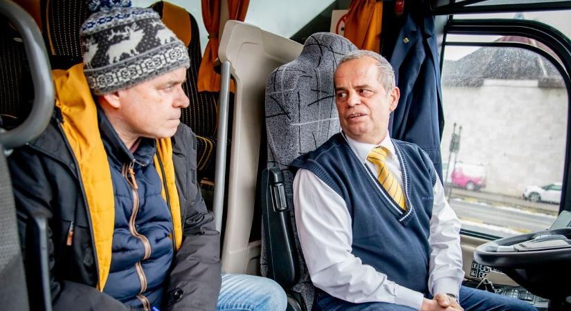 A buszvezető, aki gólt lő, de a csapat fontosabb