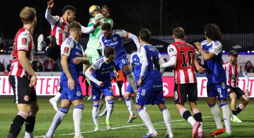 FA-kupa: egy öngól okozta a hatodik ligás csapat vesztét a Brentford ellen