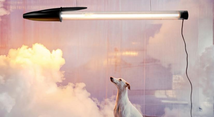 A BIC ikonikus golyóstollából faragott lámpát egy olasz dizájner