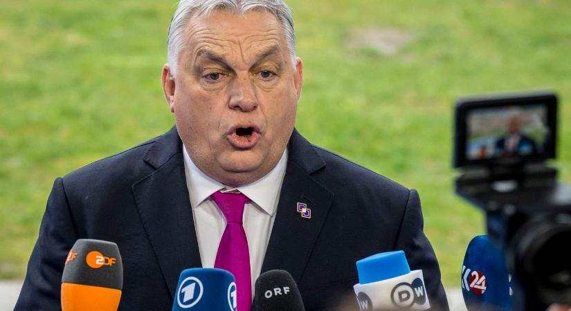 Orbán évértékelője előtt olyan jelenet történt a Várkert Bazár előtt, amit a legbátrabbak sem mernek végignézni, online is elérhető a videó