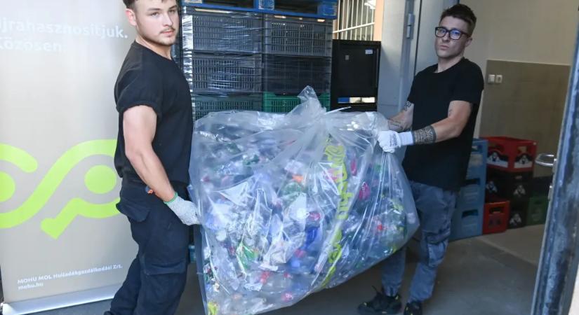 Hiába sorakoztunk az 50 forintos palackokkal, csökkent az újrahasznosítás a lakosság körében
